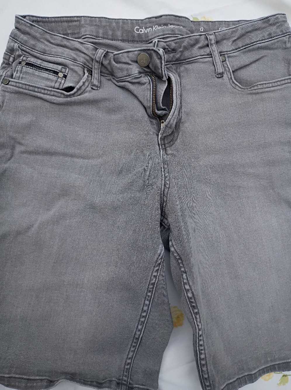 Calvin Klein Jeans Straight Fit Gray Denim Shorts